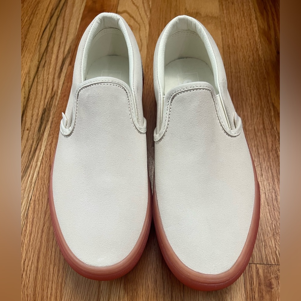 White Vans Slip-on platforms with gummy pinky orange soles